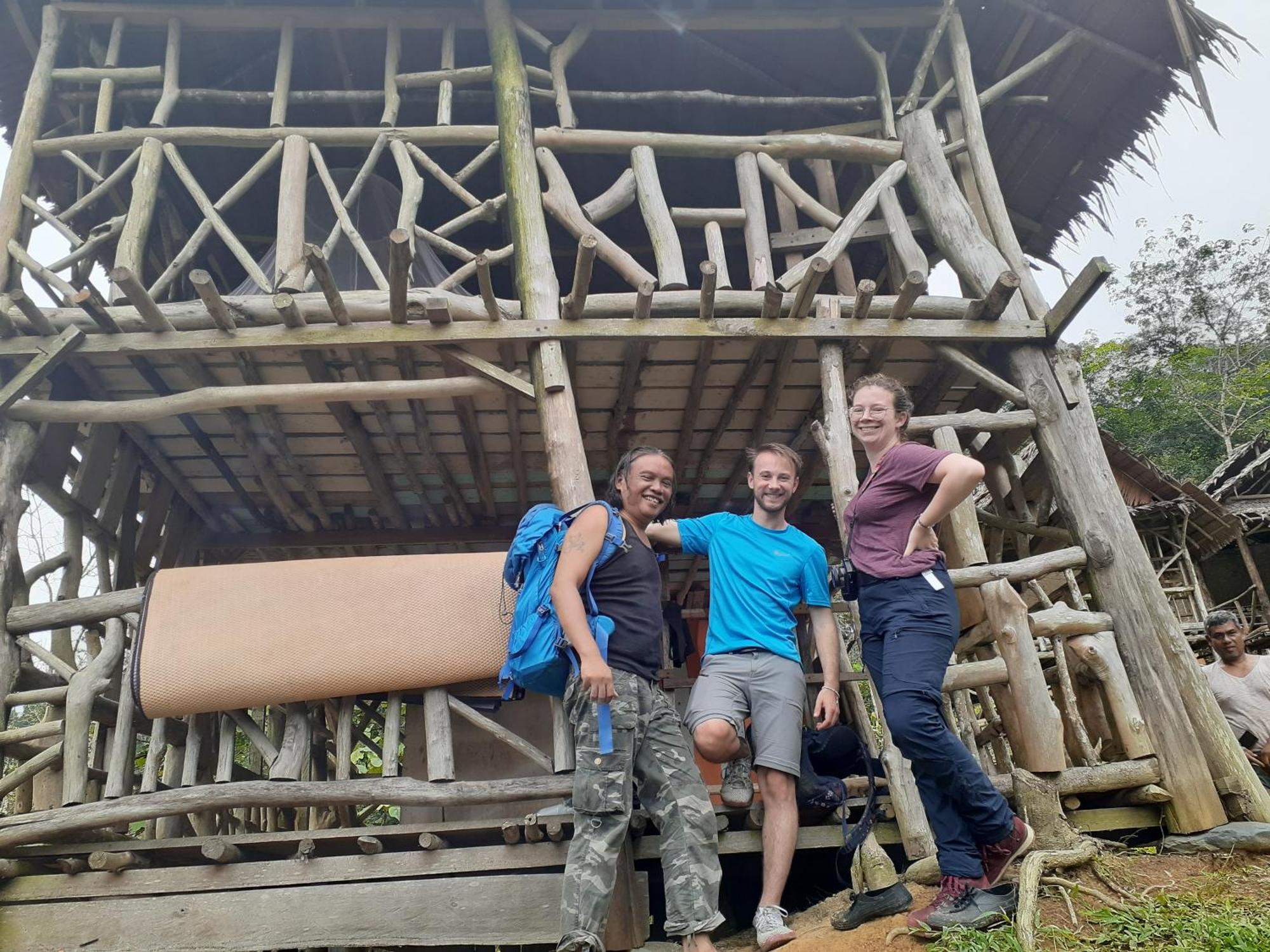 Jhony'S Backpacker-Guest House Only Stay Here Book Treking With Us Bukit Lawang Eksteriør billede