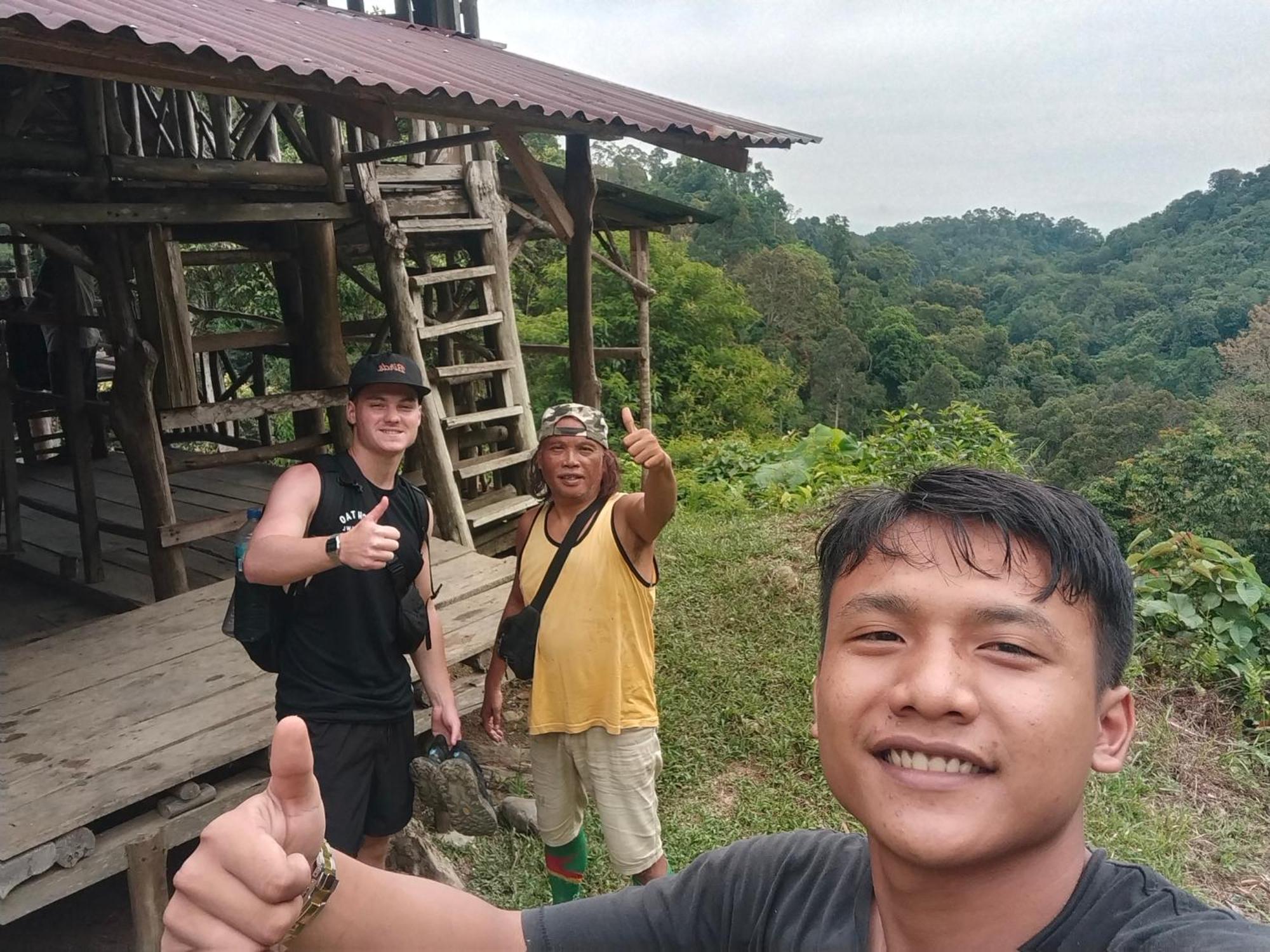 Jhony'S Backpacker-Guest House Only Stay Here Book Treking With Us Bukit Lawang Eksteriør billede
