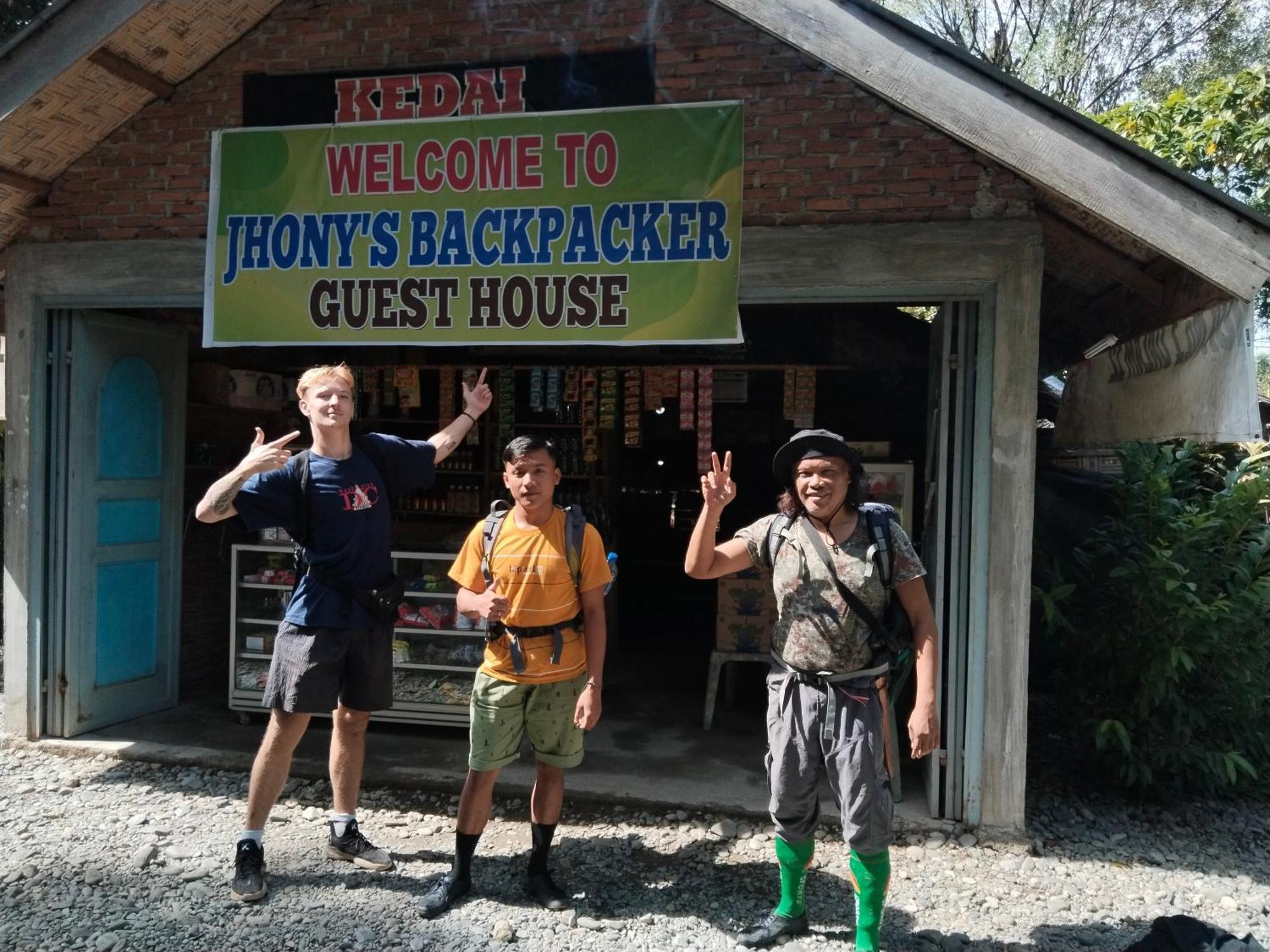 Jhony'S Backpacker-Guest House Only Stay Here Book Treking With Us Bukit Lawang Eksteriør billede