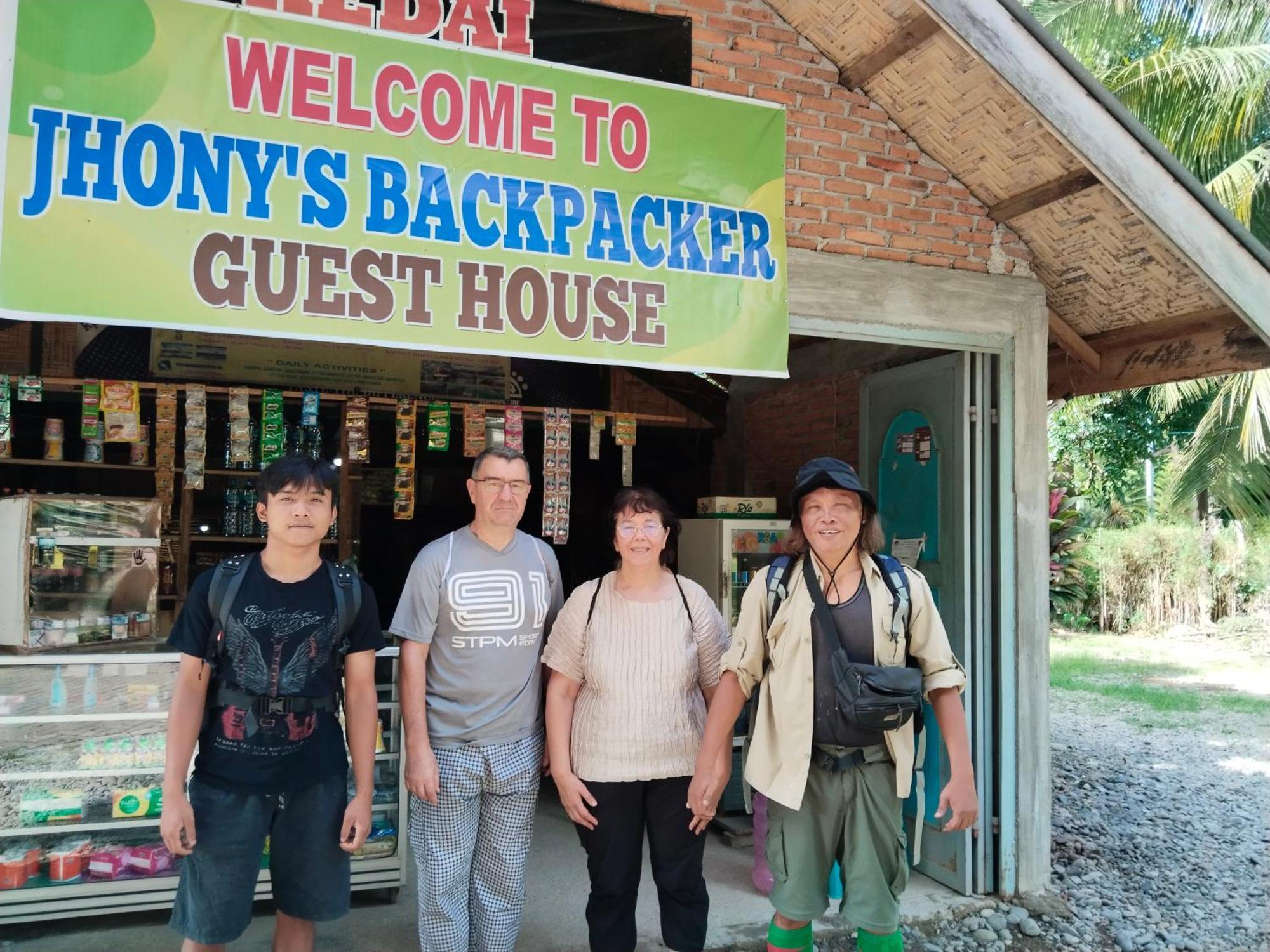 Jhony'S Backpacker-Guest House Only Stay Here Book Treking With Us Bukit Lawang Eksteriør billede