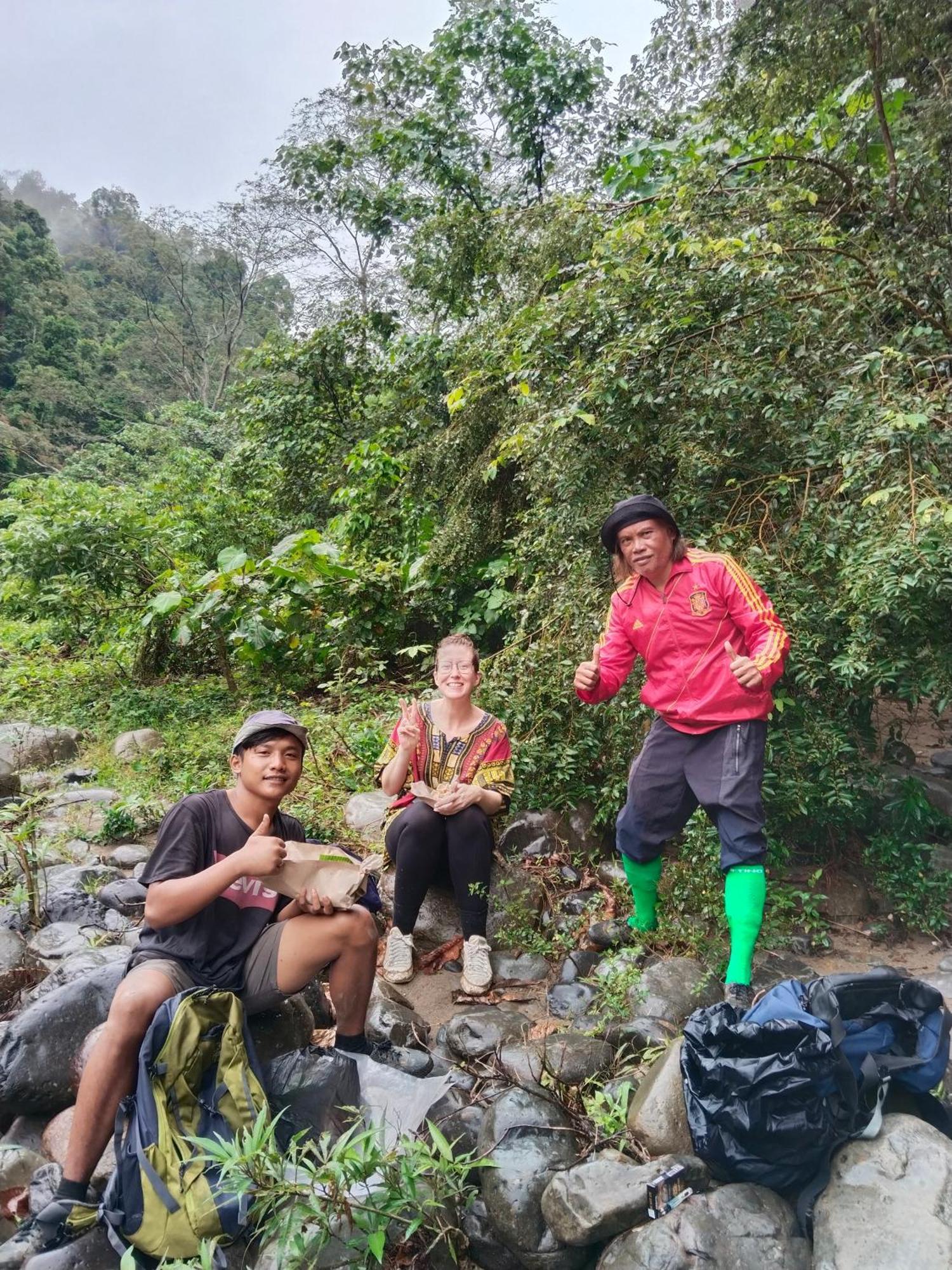 Jhony'S Backpacker-Guest House Only Stay Here Book Treking With Us Bukit Lawang Eksteriør billede