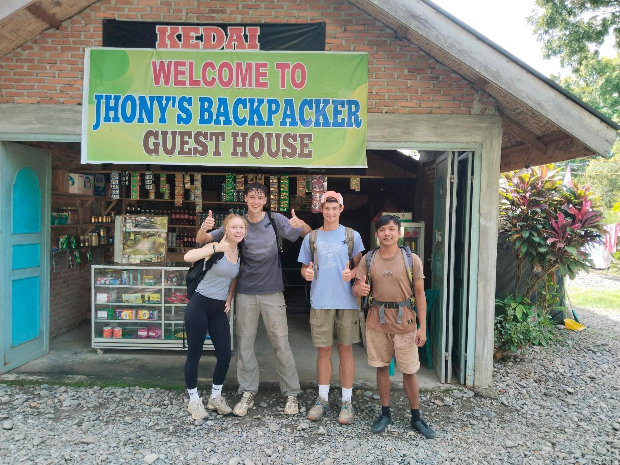 Jhony'S Backpacker-Guest House Only Stay Here Book Treking With Us Bukit Lawang Eksteriør billede