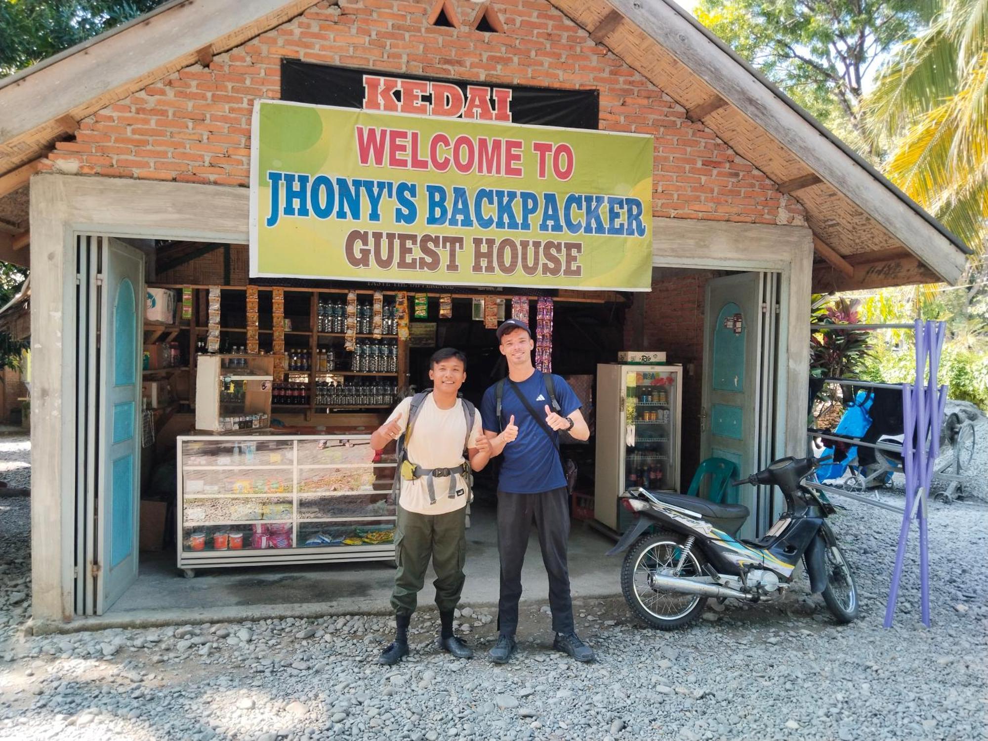 Jhony'S Backpacker-Guest House Only Stay Here Book Treking With Us Bukit Lawang Eksteriør billede