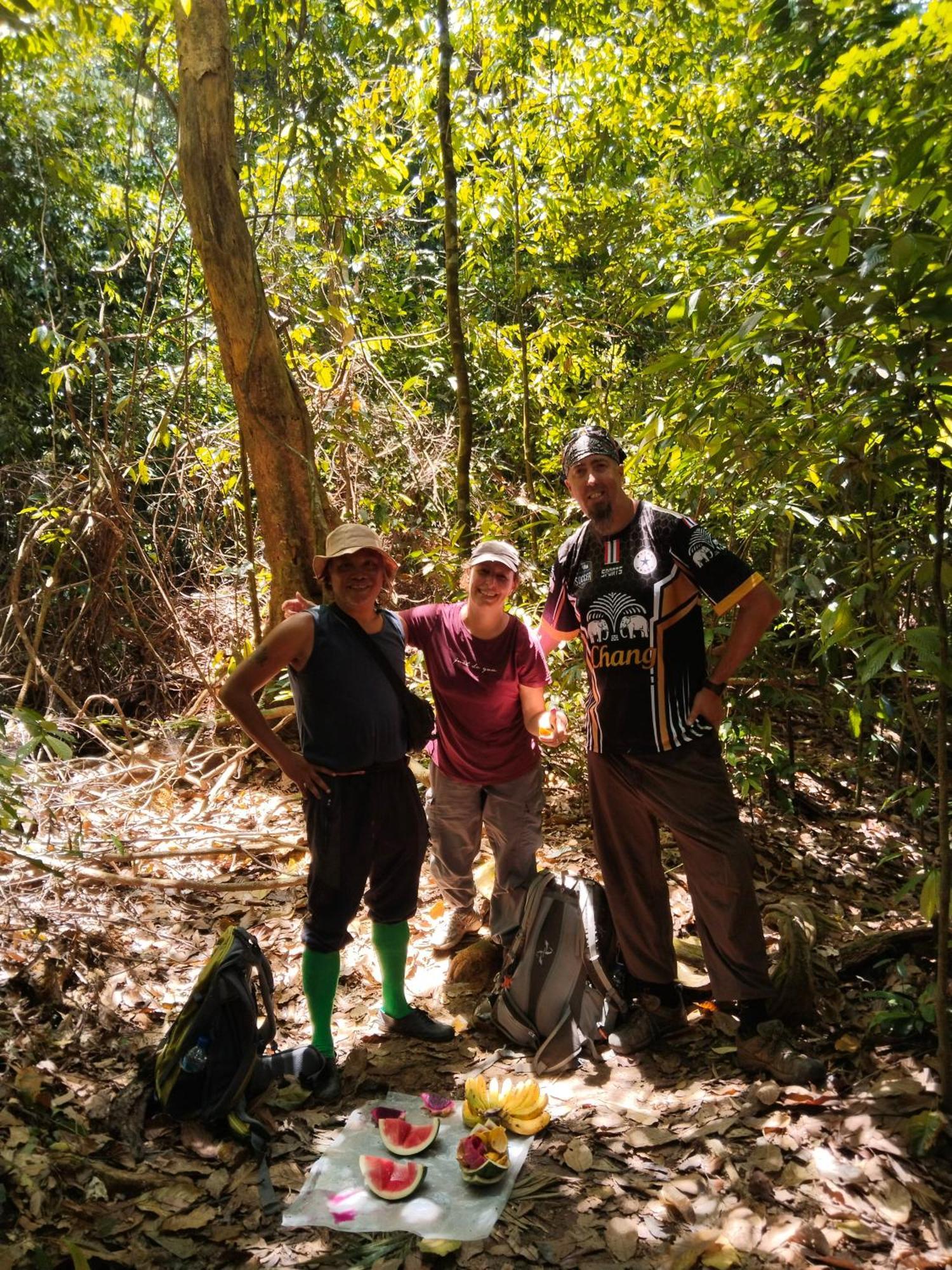 Jhony'S Backpacker-Guest House Only Stay Here Book Treking With Us Bukit Lawang Eksteriør billede