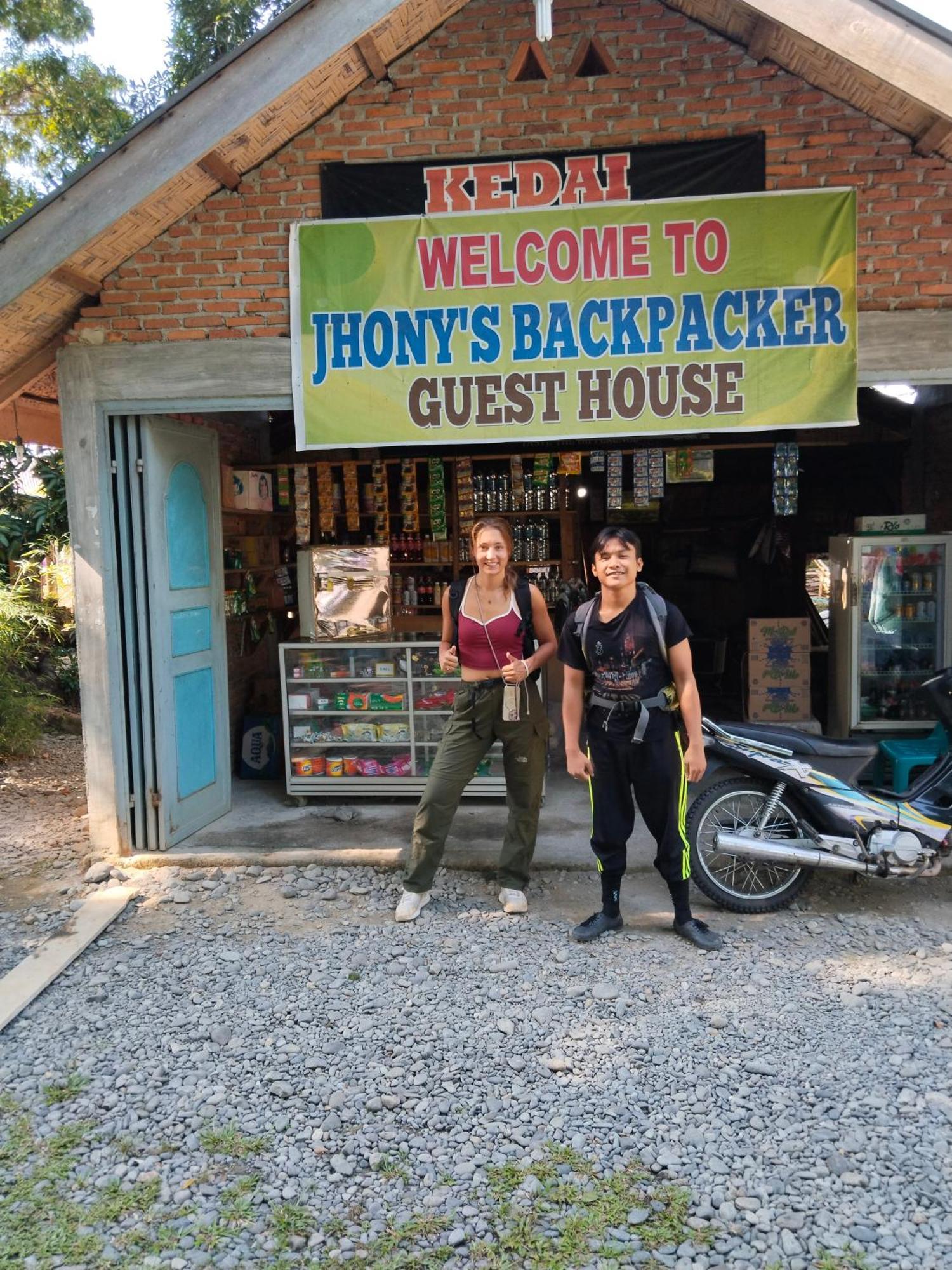 Jhony'S Backpacker-Guest House Only Stay Here Book Treking With Us Bukit Lawang Eksteriør billede